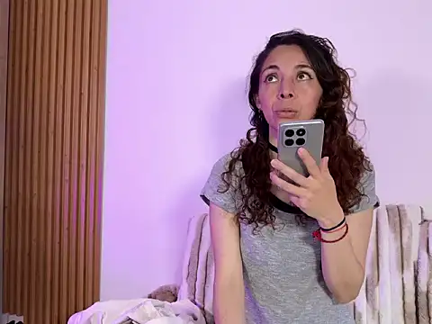 Snapshot of alissonandree chatting on May 20, 2026, 4:59 pm alissonandree online show from May 20, 2026, 4:59 pm