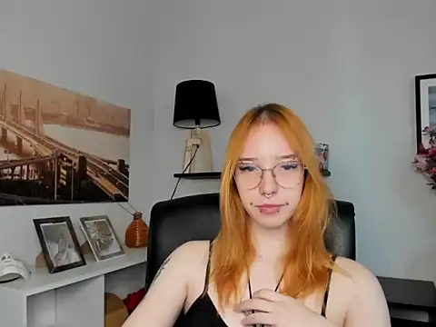 Snapshot of foxSonya chatting on May 26, 2026, 5:38 am foxSonya online show from May 26, 2026, 5:38 am