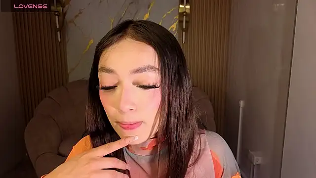 Snapshot of Cinnamon_b chatting on June 20, 2026, 12:54 pm Cinnamon b online show from June 20, 2026, 12:54 pm
