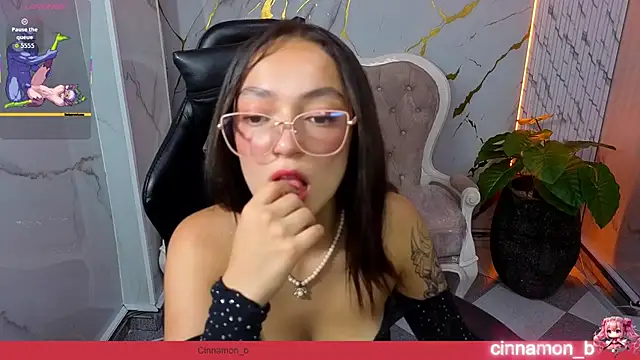 Snapshot of Cinnamon_b chatting on May 14, 2026, 7:55 pm Cinnamon b online show from May 14, 2026, 7:55 pm