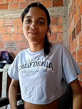 Snapshot of Dahimon-18 chatting on August 4, 2026, 1:26 pm Dahimon-18 online show from August 4, 2026, 1:26 pm