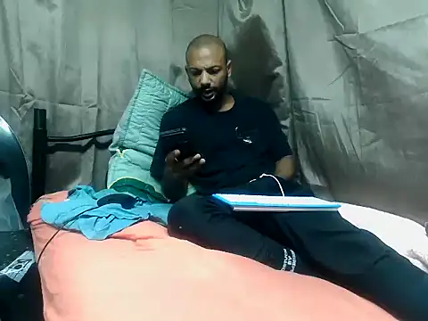 Camodick online show from April 17, 2026, 4:32 pm