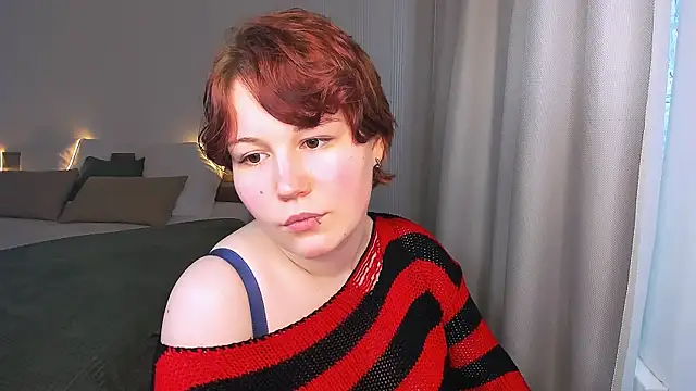 Snapshot of MiaLacrice chatting on June 1, 2026, 11:32 am MiaLacrice online show from June 1, 2026, 11:32 am