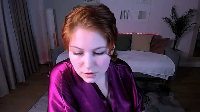 MiaLacrice online show from July 5, 2026, 4:19 am