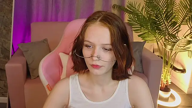 Snapshot of AliceJohansone chatting on May 25, 2026, 1:38 am AliceJohansone online show from May 25, 2026, 1:38 am