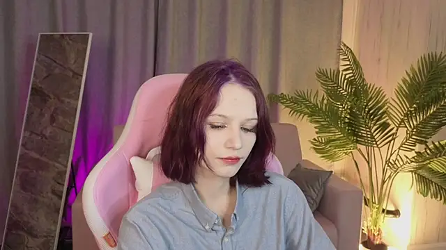 Snapshot of AliceJohansone chatting on May 29, 2026, 1:55 am AliceJohansone online show from May 29, 2026, 1:55 am