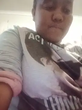 ChubbyMidgetxxx19 online show from May 30, 2026, 3:28 pm