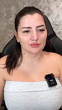 Snapshot of SophiePale chatting on November 17, 2025, 7:56 am SophiePale online show from November 17, 2025, 7:56 am