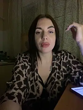 Snapshot of IsabellaJoutes chatting on May 30, 2026, 10:04 pm IsabellaJoutes online show from May 30, 2026, 10:04 pm
