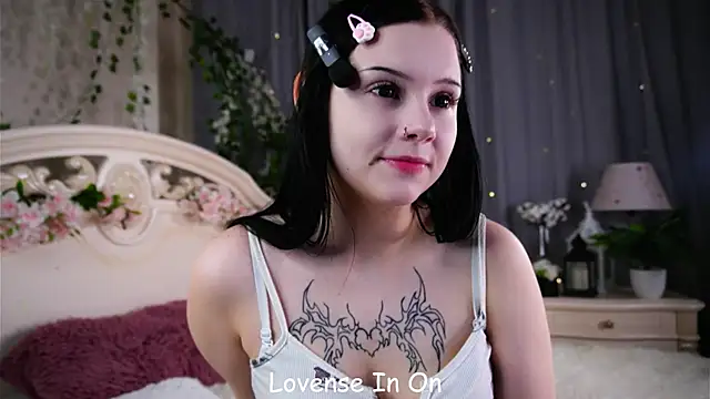 Snapshot of MelaineCore chatting on June 5, 2026, 3:18 pm MelaineCore online show from June 5, 2026, 3:18 pm