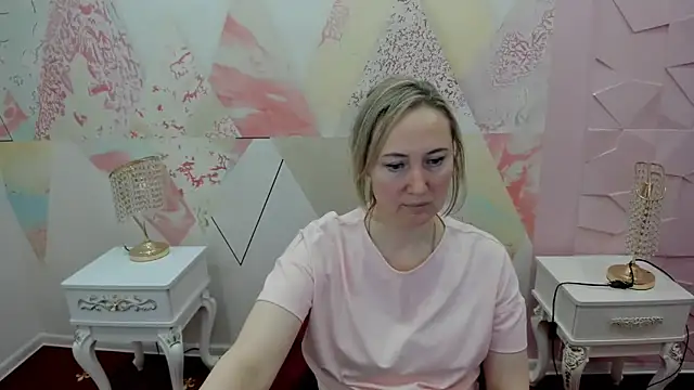 Rosemeonce online show from May 11, 2026, 1:23 pm