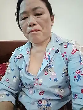 Snapshot of -Lytina- chatting on June 26, 2026, 11:38 am -Lytina- online show from June 26, 2026, 11:38 am