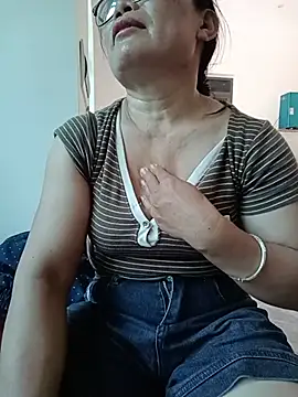 Snapshot of -Lytina- chatting on July 14, 2026, 3:55 am -Lytina- online show from July 14, 2026, 3:55 am