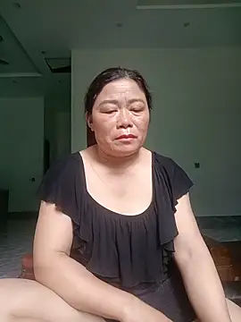 -Lytina- online show from May 19, 2026, 1:56 am