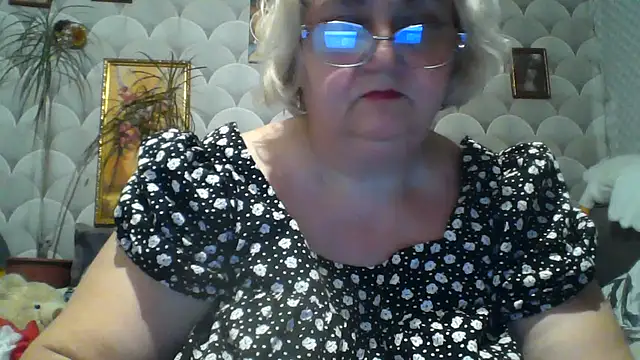 Snapshot of MarinaFarina53 chatting on May 25, 2026, 7:01 pm MarinaFarina53 online show from May 25, 2026, 7:01 pm
