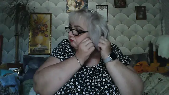 MarinaFarina53 online show from July 5, 2026, 4:41 am