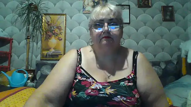 MarinaFarina53 online show from July 2, 2026, 6:14 pm