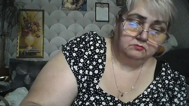 MarinaFarina53 online show from July 13, 2026, 7:40 am