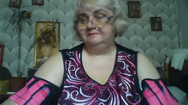 Snapshot of MarinaFarina53 chatting on May 22, 2026, 8:56 am MarinaFarina53 online show from May 22, 2026, 8:56 am