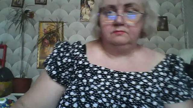 Snapshot of MarinaFarina53 chatting on May 23, 2026, 1:32 pm MarinaFarina53 online show from May 23, 2026, 1:32 pm