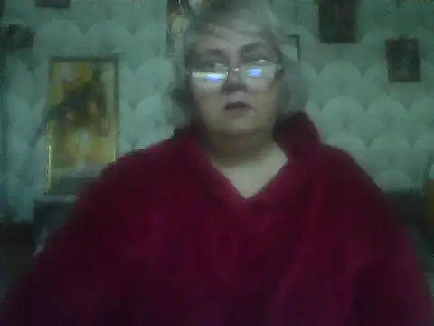 Snapshot of MarinaFarina53 chatting on May 17, 2026, 5:40 am MarinaFarina53 online show from May 17, 2026, 5:40 am