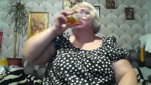 Snapshot of MarinaFarina53 chatting on May 31, 2026, 6:09 pm MarinaFarina53 online show from May 31, 2026, 6:09 pm