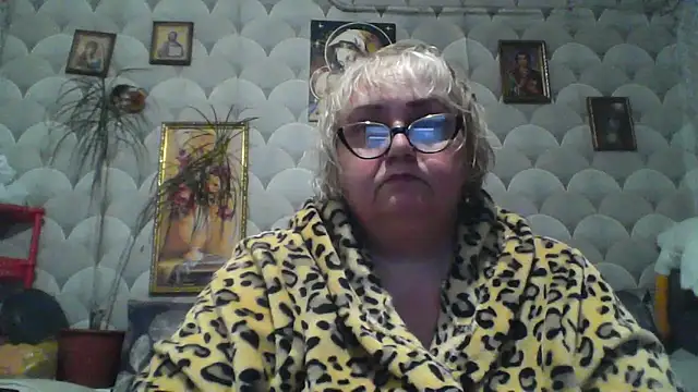 Snapshot of MarinaFarina53 chatting on May 19, 2026, 4:58 pm MarinaFarina53 online show from May 19, 2026, 4:58 pm