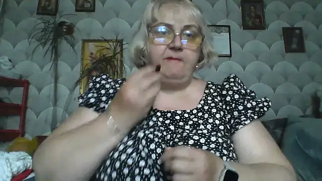 Snapshot of MarinaFarina53 chatting on May 26, 2026, 12:47 pm MarinaFarina53 online show from May 26, 2026, 12:47 pm