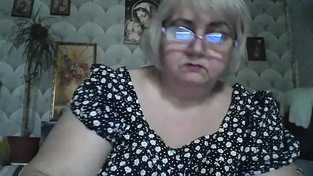 Snapshot of MarinaFarina53 chatting on May 30, 2026, 5:58 am MarinaFarina53 online show from May 30, 2026, 5:58 am