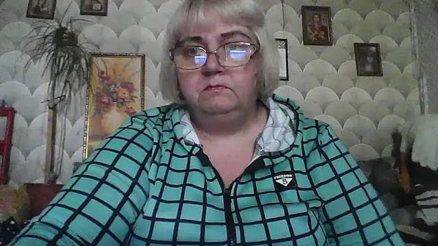 Snapshot of MarinaFarina53 chatting on May 29, 2026, 5:46 am MarinaFarina53 online show from May 29, 2026, 5:46 am