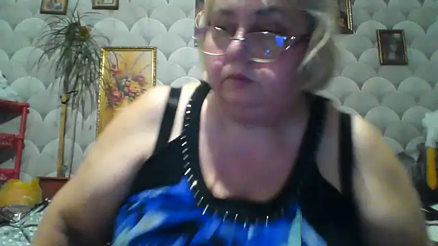 Snapshot of MarinaFarina53 chatting on May 30, 2026, 6:13 pm MarinaFarina53 online show from May 30, 2026, 6:13 pm