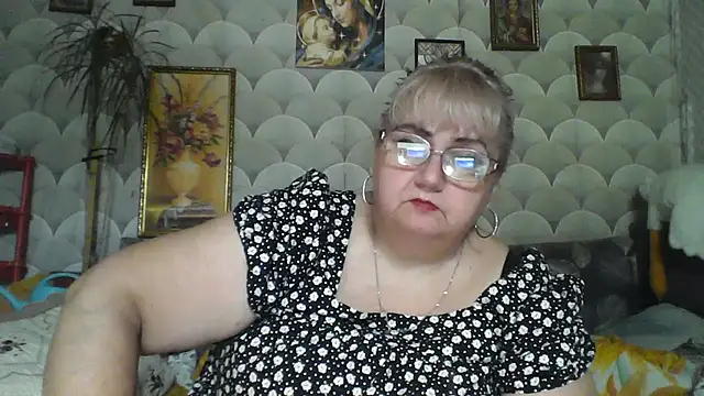 MarinaFarina53 online show from July 4, 2026, 6:31 am