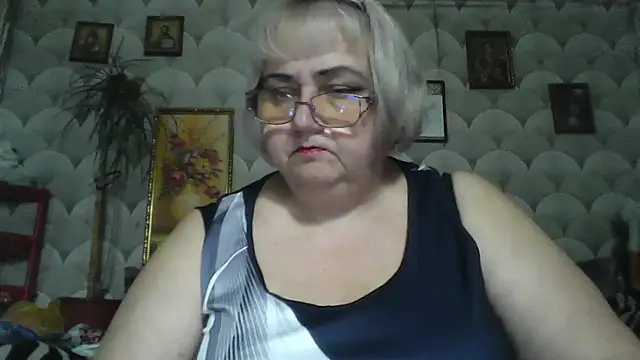 Snapshot of MarinaFarina53 chatting on May 31, 2026, 6:30 am MarinaFarina53 online show from May 31, 2026, 6:30 am