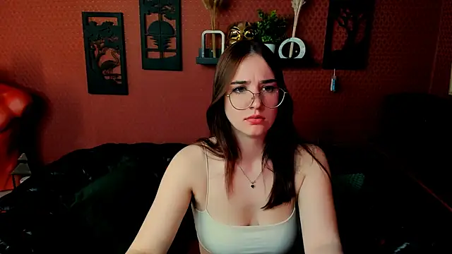 Maya Winters online show from May 13, 2026, 10:33 am