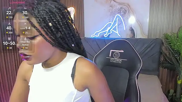 CRISTALBROKE TAY online show from June 20, 2026, 7:19 pm