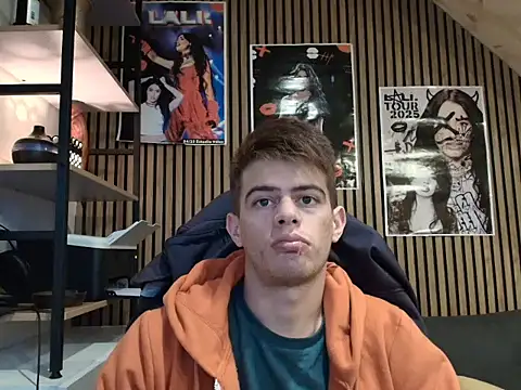 Snapshot of Elguingo chatting on May 17, 2026, 9:48 pm Elguingo online show from May 17, 2026, 9:48 pm