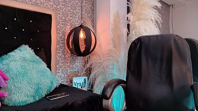 Snapshot of KarolFoxxi__ chatting on June 20, 2026, 3:00 am KarolFoxxi online show from June 20, 2026, 3:00 am
