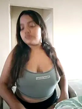 Daniela-Peruana online show from May 7, 2026, 11:30 pm