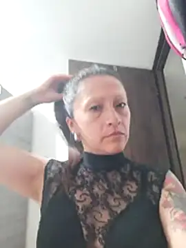 Snapshot of Vely_ chatting on May 27, 2026, 2:08 am Vely online show from May 27, 2026, 2:08 am