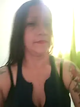Snapshot of Vely_ chatting on June 1, 2026, 6:51 pm Vely online show from June 1, 2026, 6:51 pm