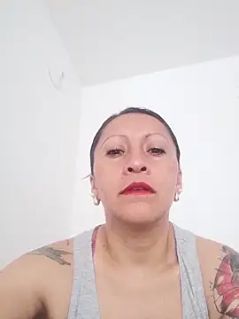 Snapshot of Vely_ chatting on May 21, 2026, 8:50 pm Vely online show from May 21, 2026, 8:50 pm