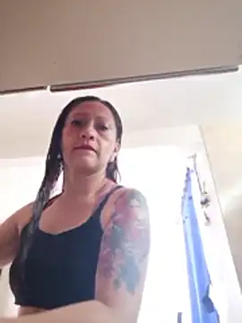 Snapshot of Vely_ chatting on May 20, 2026, 4:59 pm Vely online show from May 20, 2026, 4:59 pm