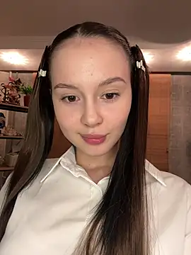 EvaHearts online show from May 9, 2026, 9:29 pm