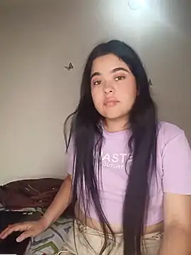 Snapshot of MiiaHott_W chatting on May 27, 2026, 2:35 pm MiiaHott W online show from May 27, 2026, 2:35 pm