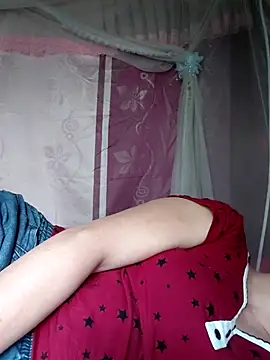 Snapshot of -Trici- chatting on August 7, 2026, 6:08 am -Trici- online show from August 7, 2026, 6:08 am