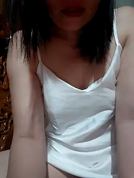 Snapshot of -Trici- chatting on July 25, 2026, 11:22 pm -Trici- online show from July 25, 2026, 11:22 pm
