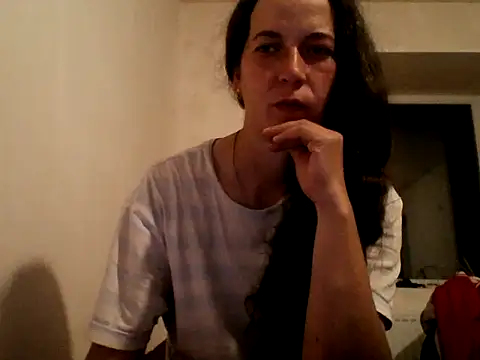 Snapshot of DanicaFey chatting on May 15, 2026, 6:39 pm DanicaFey online show from May 15, 2026, 6:39 pm