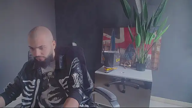 OscarWillss online show from June 1, 2026, 4:56 am