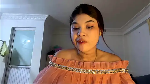 BellaVonarx online show from May 28, 2026, 12:44 pm