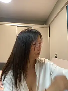 xiaoyun-10 online show from May 12, 2026, 1:28 pm